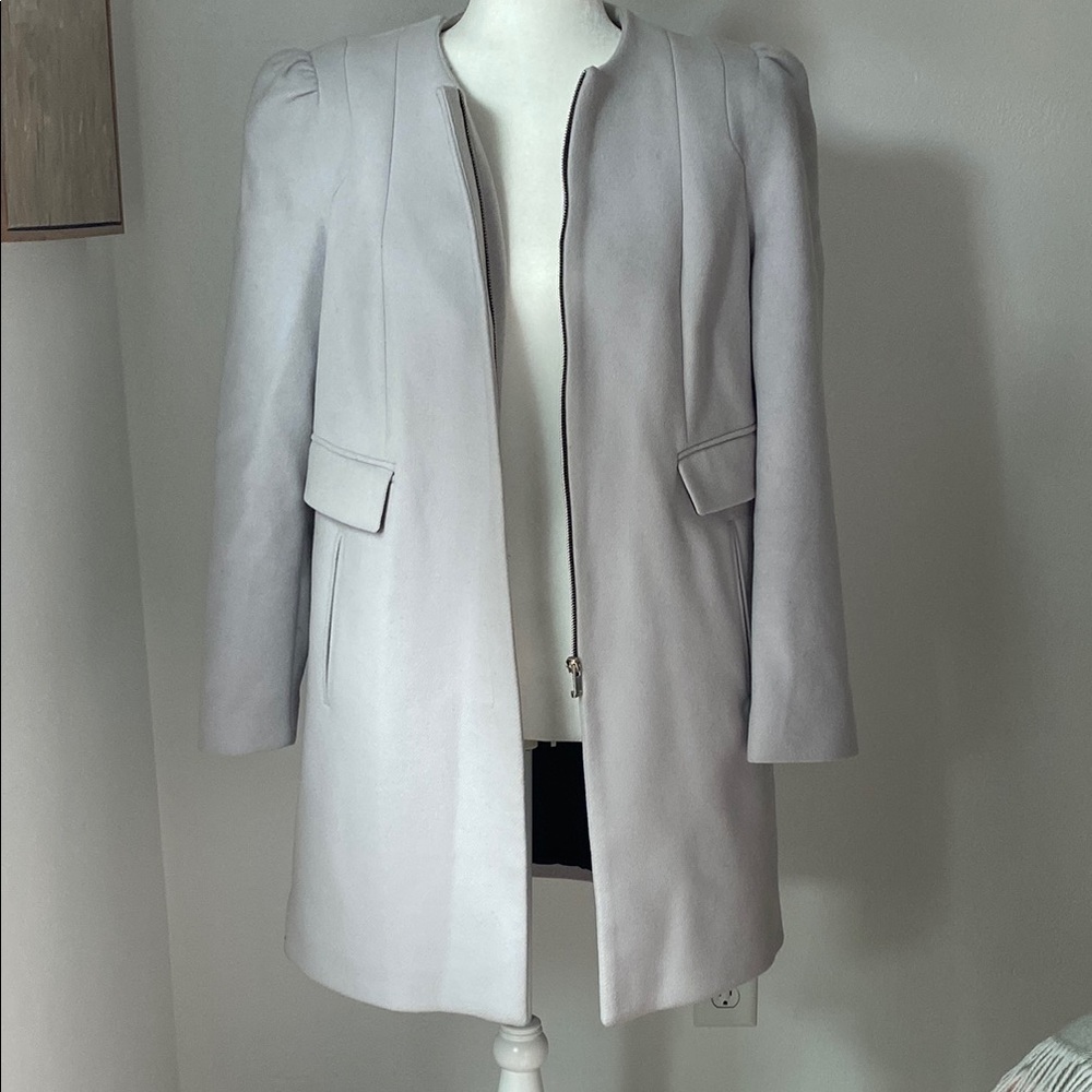 Zara Women’s Light Gray Minimalist Coat